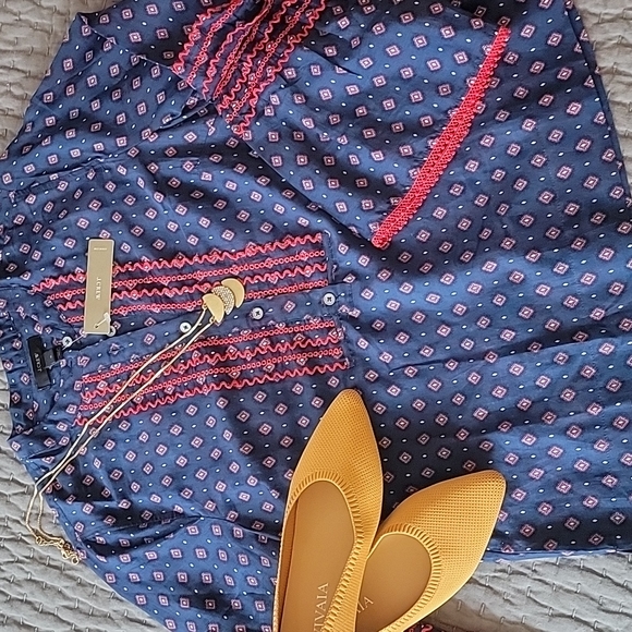 J Crew Embroidered Bell-Sleeve Top - Picture 4 of 16